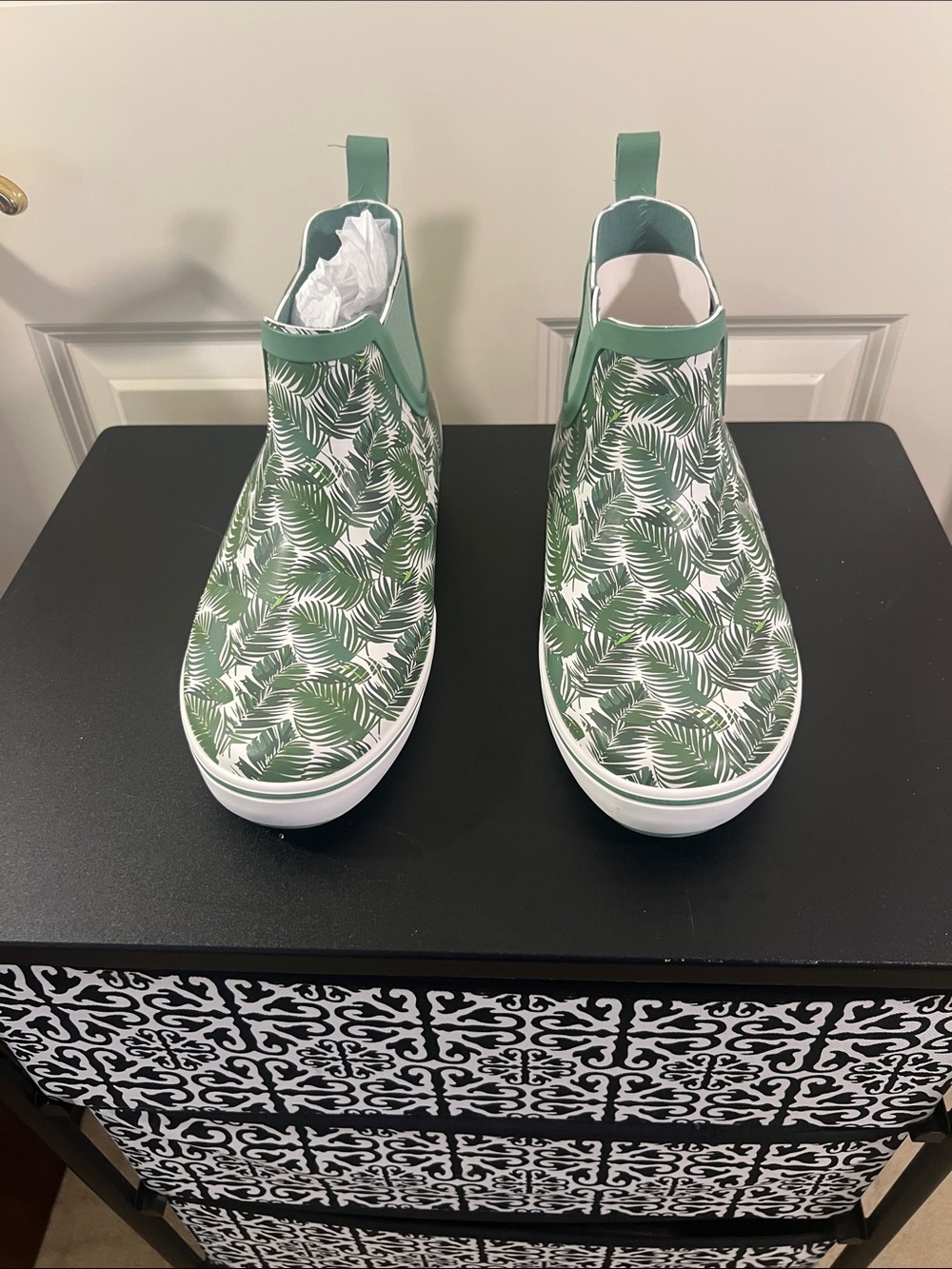 London Fog Green Palm-Print Rain Chelsea Boots